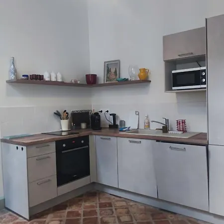 Un Joyau Occitan Ним